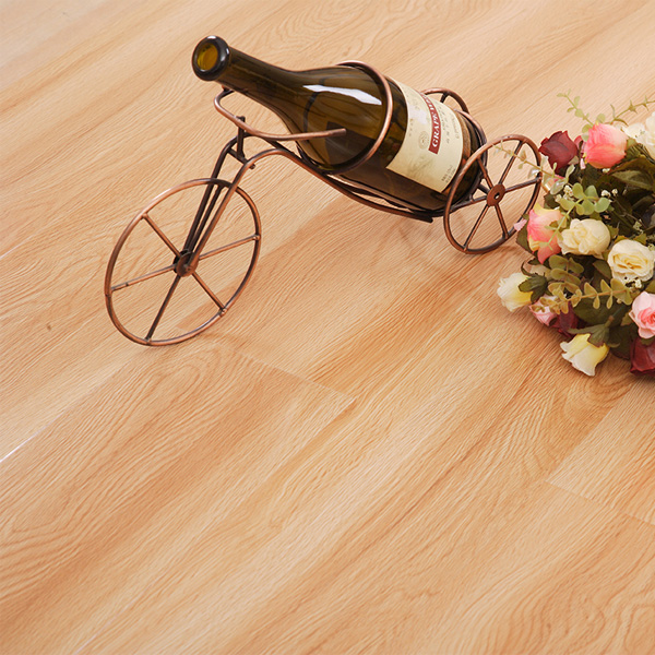 歐派強(qiáng)化地板