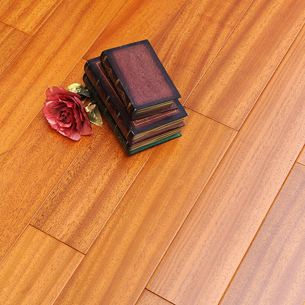 實(shí)木地?zé)岬匕? border=