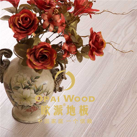 橡木地板的特點(diǎn)