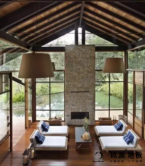 落地窗和木地板的結(jié)合！